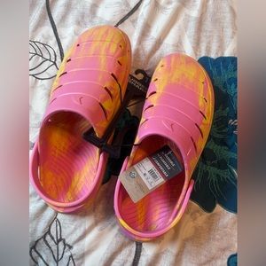 Rugged Shark Clogs Size 11